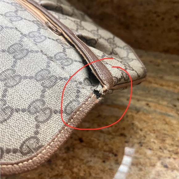 Authentic GUCCI clutch - Picture 12 of 15
